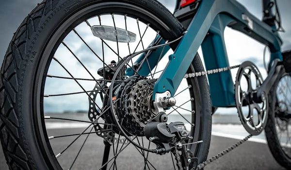 L'immagine mostra il motore della bicicletta elettrica Fiido X.